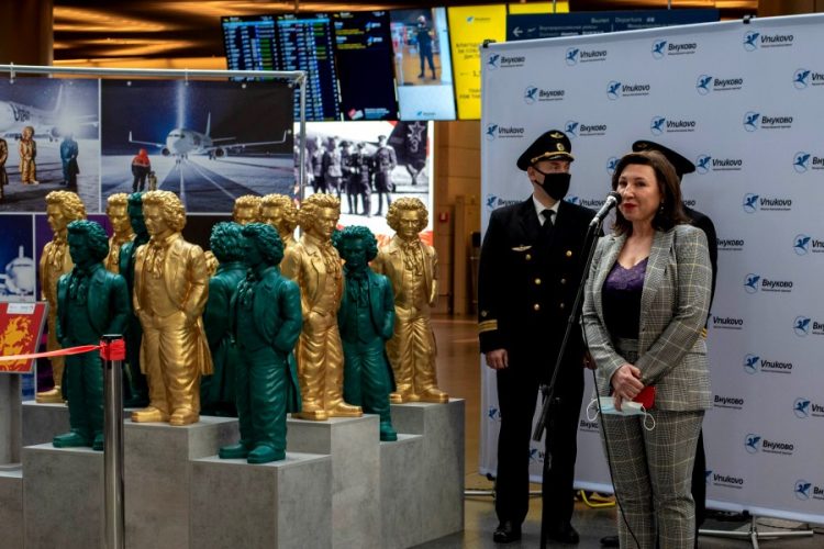 Во Внуково открыли выставку скульптур Бетховена