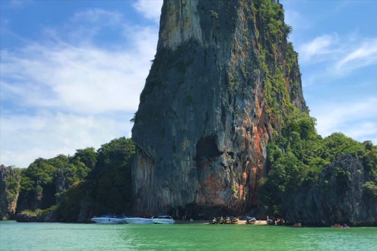 Бангкок признали опасным для туристов