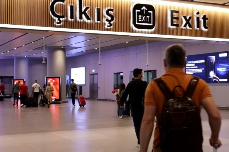 Что делать россиянам, которые собирались следовать через Стамбул транзитом?