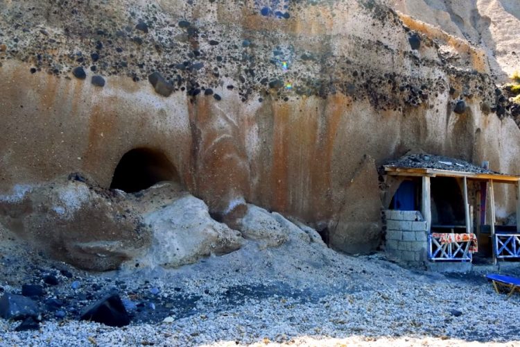 Греция рассказала, как будет тренироваться на туристах перед полным открытием границ