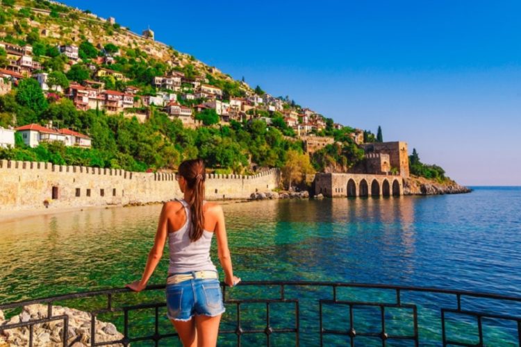 новость 20-05-2021 Во время локдауна в Турции россияне заняли первое место по прибытиям