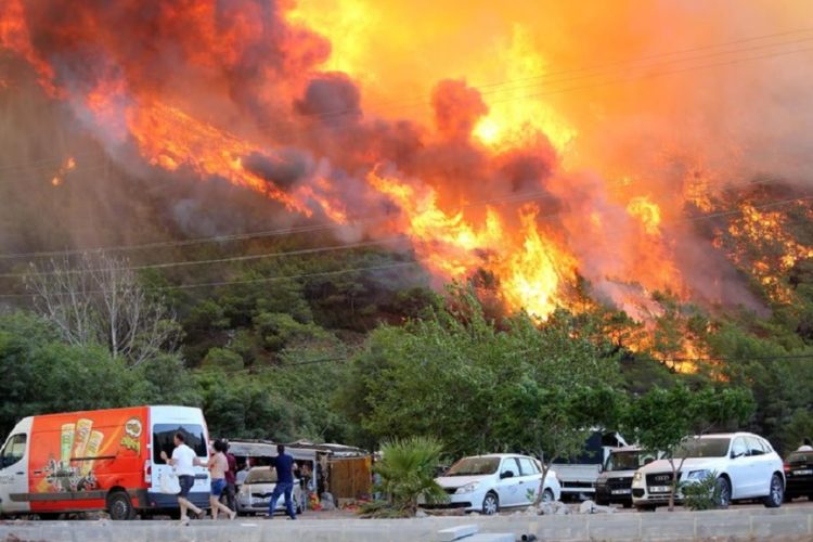 новость 30-05-2021 Пожары охватили курортную провинцию Анталия