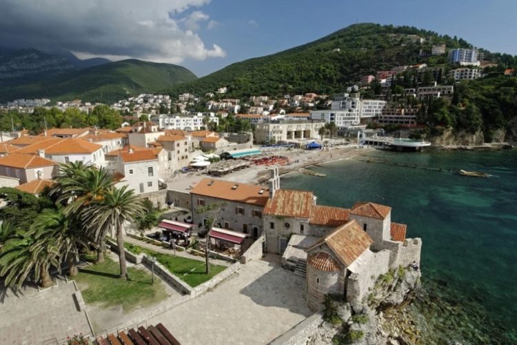 новость 18-05-2021 Черногория открывается для российских туристов