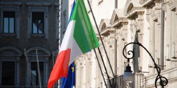 новость 04-05-2021 Дипмиссия Италии в РФ возобновила выдачу виз
