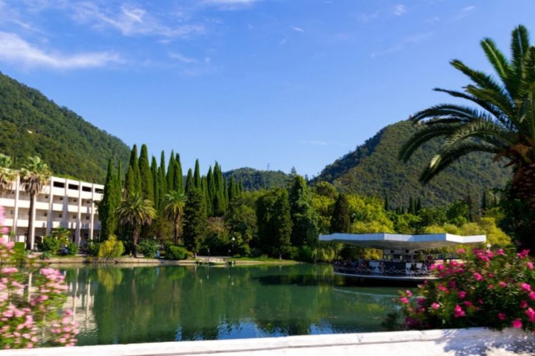 новость 19-05-2021 Летний сезон в Абхазии открывается несмотря на всплеск covid