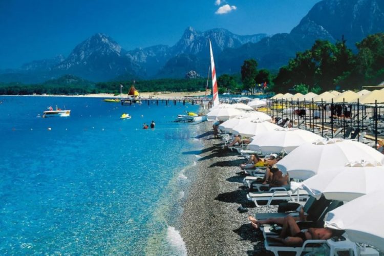 новость 09-05-2021 Пользователи соцсетей гадают, откроется ли Турция для россиян или нет