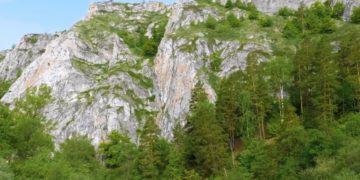 Ростуризм: Внутренний туризм нужно развивать не за счет ограничений