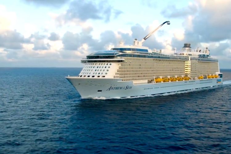 США отменяет маски во время выхода на берег круизных туристов