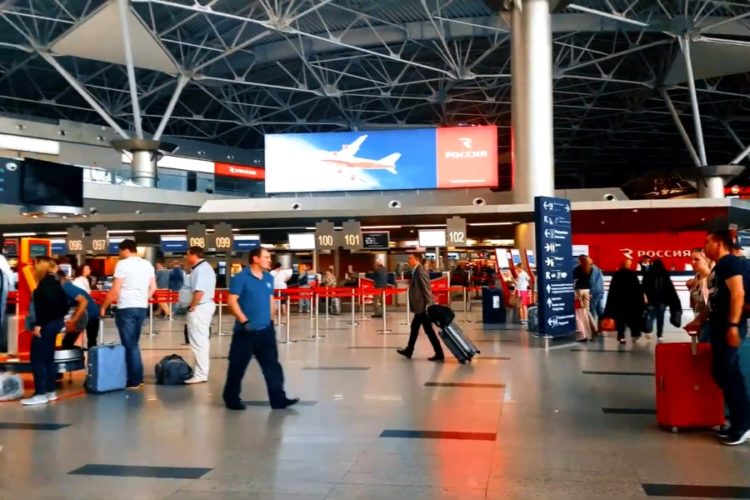 Победа будет платить "лишние" 40 000 руб. новым бортпроводникам