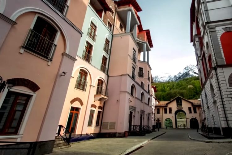 Кто сможет определить, завышают ли отели России цены?