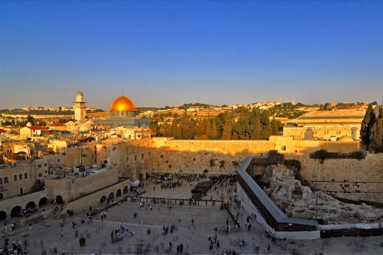 Израиль принимает первых паломников