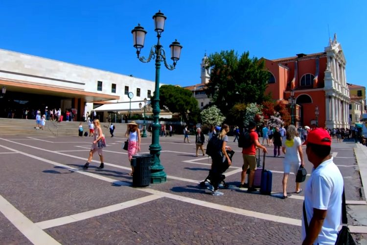 Европа начала оживать после ковида - заведения открываются