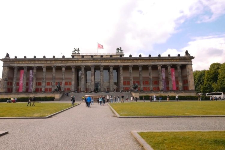 В ЕС обновили списки стран, граждане которых могут приезжать