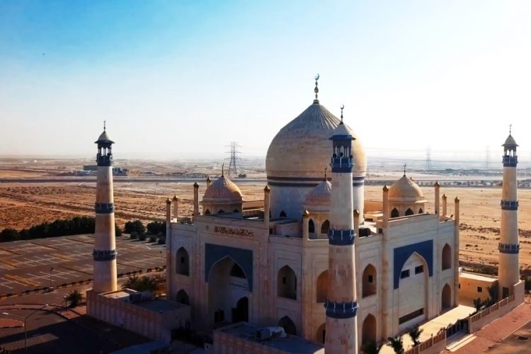 В Кувейте запретили выезжать за границу без вакцинации