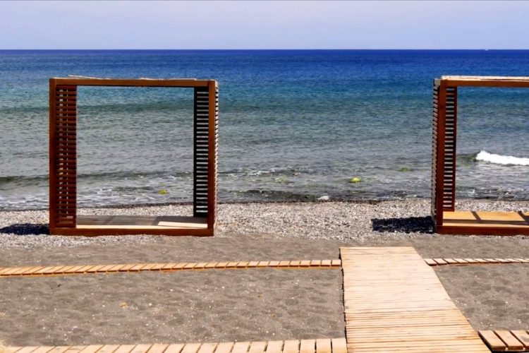 Туроператоры начали переносить начало туров в Грецию