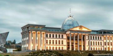 Грузия открыла сухопутные границы