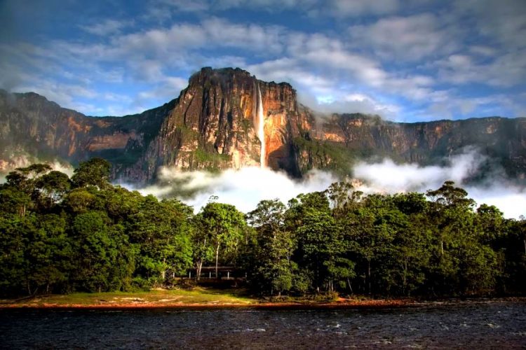 Венесуэла предложит достаточно развлечений российским туристам