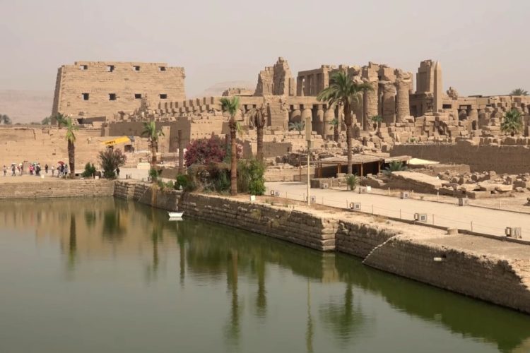 Египет собирается вернуть туристов "новыми достопримечательностями"