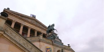Визовые центры Германии начинают работать в России