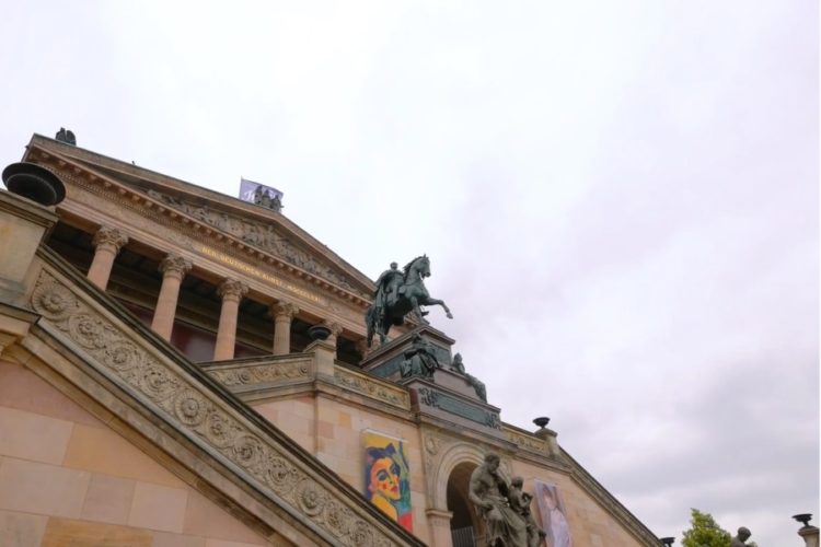 Визовые центры Германии начинают работать в России