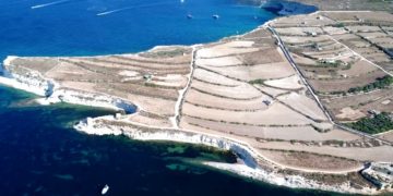 Мальта начинает принимать туристов