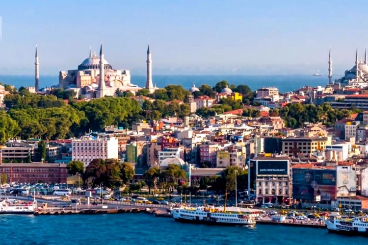 В Турции предлагают бесплатно тестировать россиян на ковид