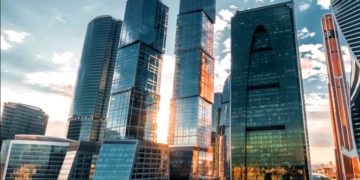 Рестораны Москвы подумают об отдельных зонах для привитых гостей