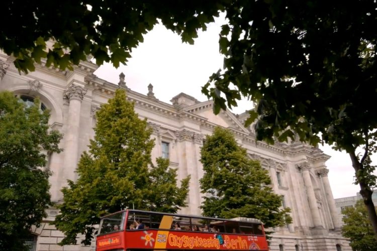 МИД России напомнил россиянам о проблемах во время заграничных поездок