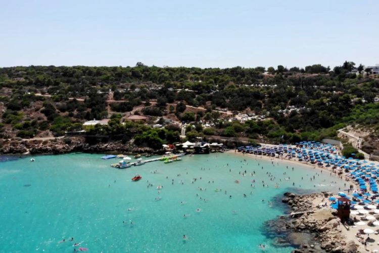 Комендантский час на Кипре отменяют