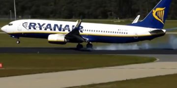 В самолете авиакомпании Ryanair снова искали бомбу