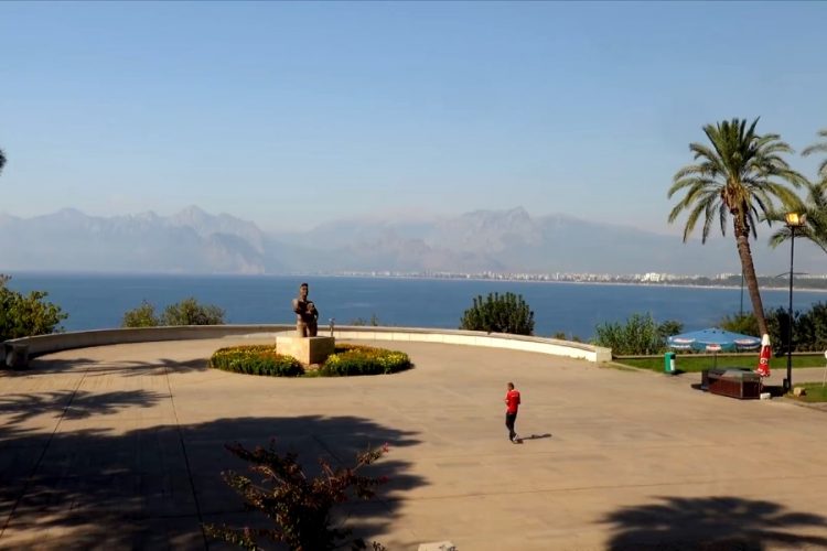 СМИ публикуют печальный прогноз для туризма Турции