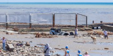новость 22-06-2021 После наводнения в Крыму, туристам запретили купаться в море