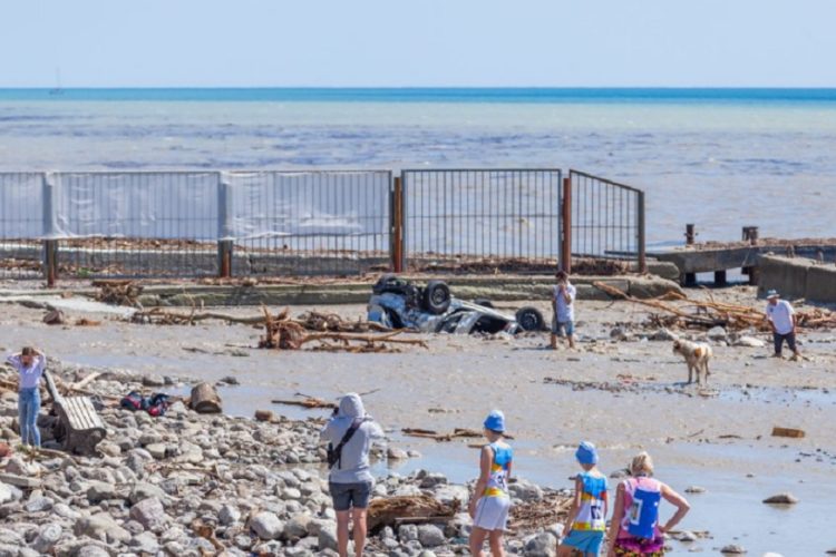 новость 22-06-2021 После наводнения в Крыму, туристам запретили купаться в море