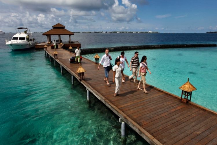 новость 08-06-2021 Мальдивские острова в мае столкнулись с "нашествием русских"