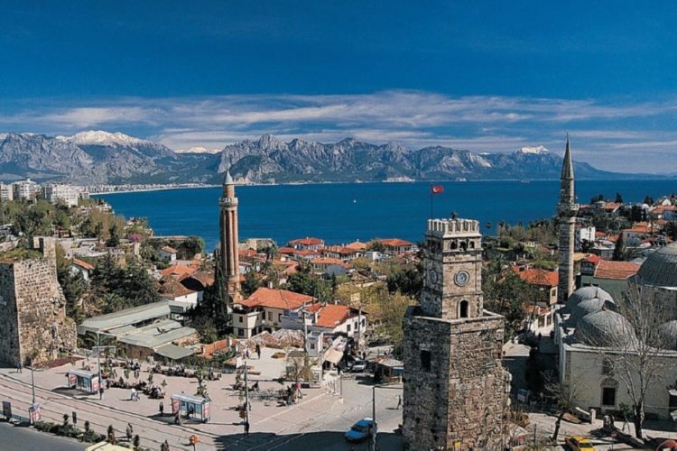 новость 21-06-2021 В день объявления открытия Турции, в Анталии произошло землетрясение