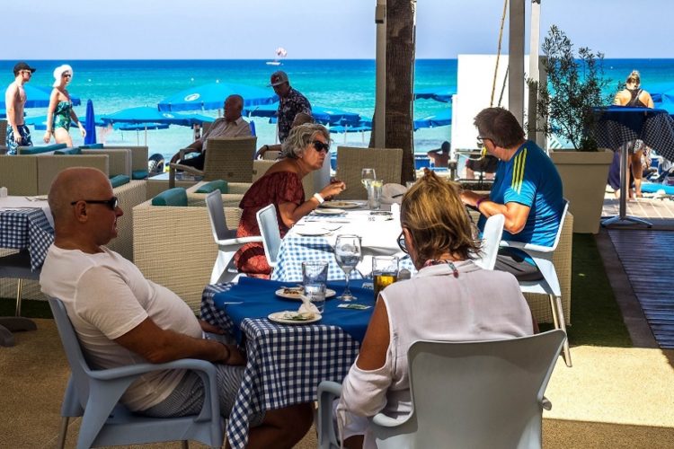 новость 20-06-2021 Российский турпоток на Кипр возобновится во втором полугодии