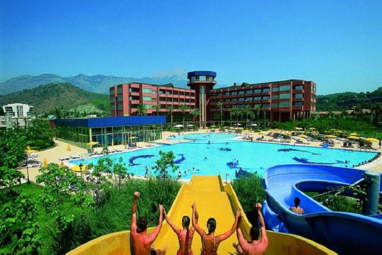 новость 23-06-2021 Около трех миллионов гостей из России ждут в Турции этим летом