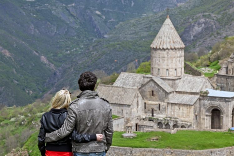 новость 13-06-2021 Самая популярная страна у россиян, по версии OneTwoTrip, - Армения