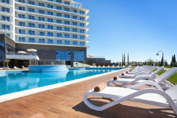 новость 11-06-2021 Туристические операторы рассказали, когда подешевеют отели Крыма и Кубани