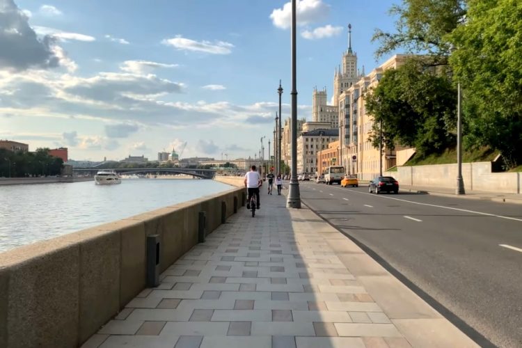 Власти Москвы подтолкнули граждан поехать в Крым