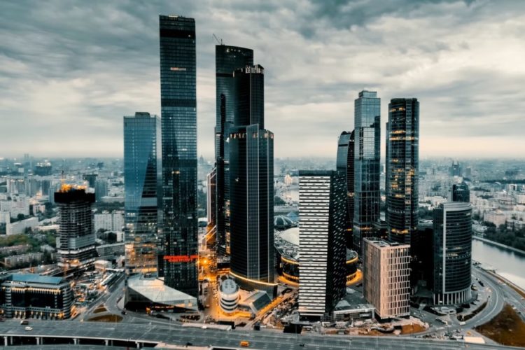 Мэр Москвы наградил рестораны за помощь в борьбе с пандемией