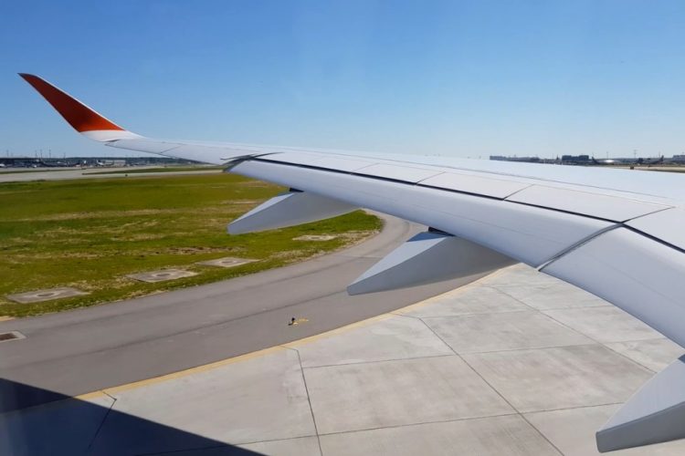 Туроператоров могут наказать за отправку туристов грузо-пассажирскими рейсами