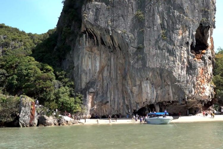 СМИ Таиланда: открытие Пхукета на носу, а готовность нулевая