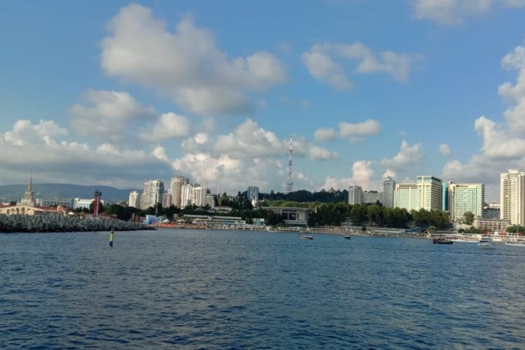 Туроператоры не верят, что все желающие сделают прививки для отдыха в Краснодарском крае