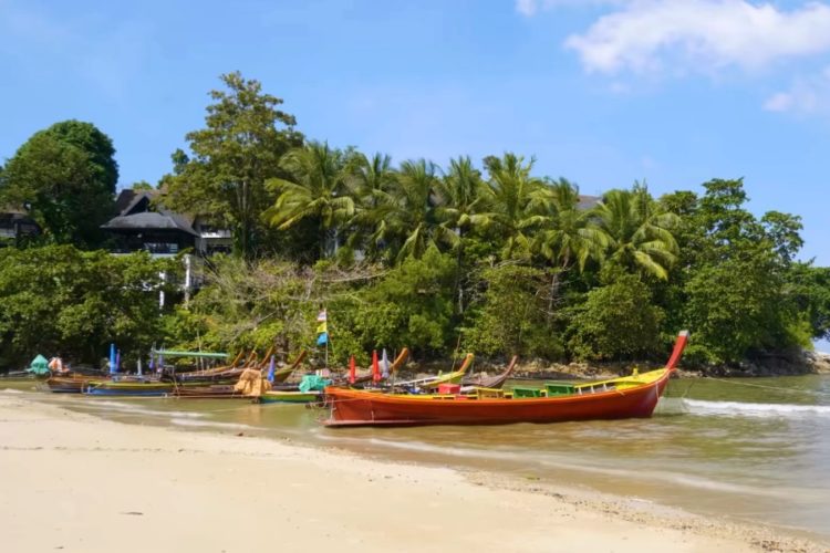 В Таиланде вакцинируют от ковида препаратами, которые не дают достаточный иммунитет