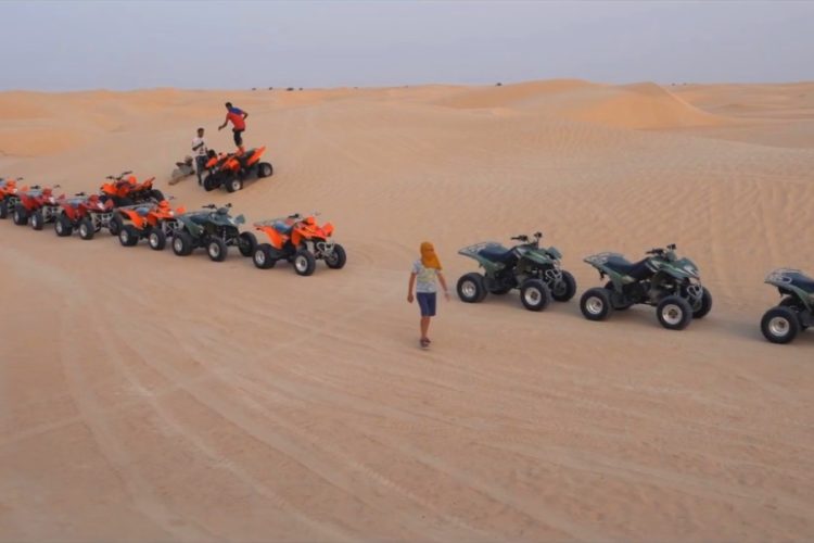 Тунис вакцинирует всех работников туризма