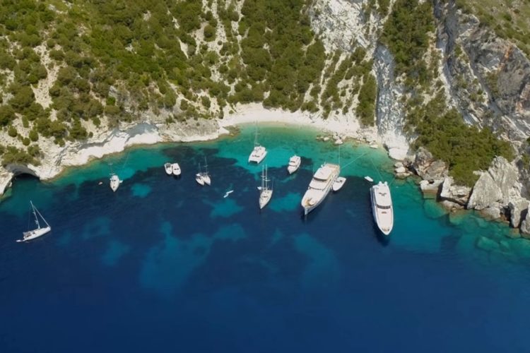 Mouzenidis Travel успокоил тех, кто паникует из-за приостановки работы в Греции