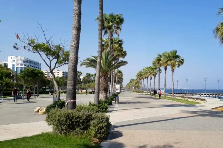 Кипр прилагает больше усилий для приема россиян летом