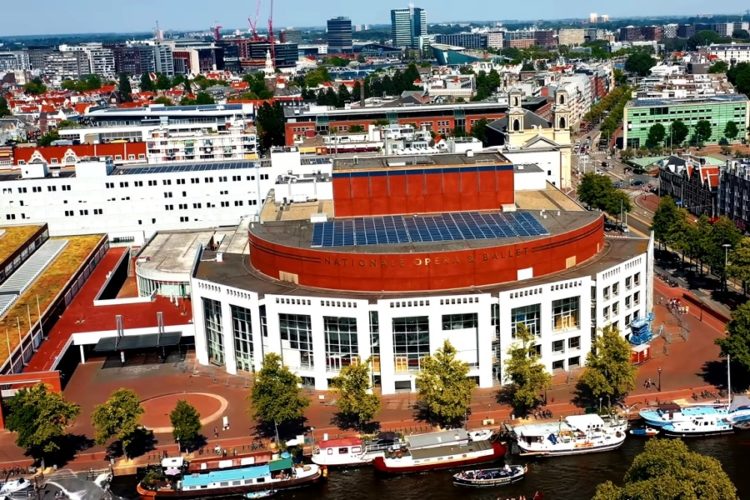 Амстердам принимает неприятные для некоторых туристов решения