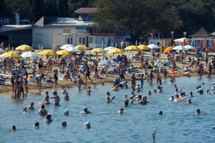 Ростуризм подтверждает высокую загрузку пляжных курортов России